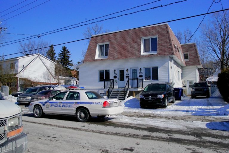 À Laval, des demeures situées au 709, 75e Avenue (nore photo) et au 209, 76e Avenue ont, entre autres, été visitées par des policiers. (Photo: Mario Beauregard)  