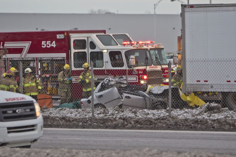 Le conducteur est probablement mort sous l'impact violent de cet accident dont la cause reste encore inconnue. (Photo TC Media – Félix O.J. Fournier)