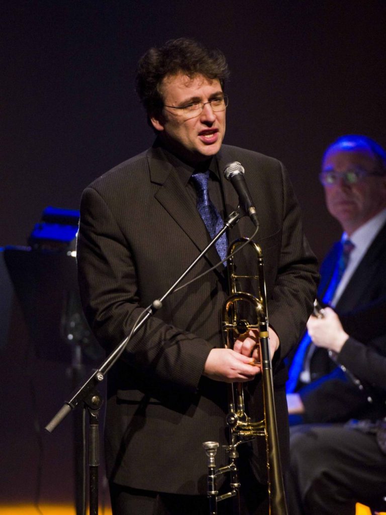 Pour Alain Trudel, un chef d'orchestre doit continuer à «mettre la main à la pâte», lui qui entretient une histoire d'amour avec le trombone depuis l'adolescence. (Photo TC Media - Archives) 