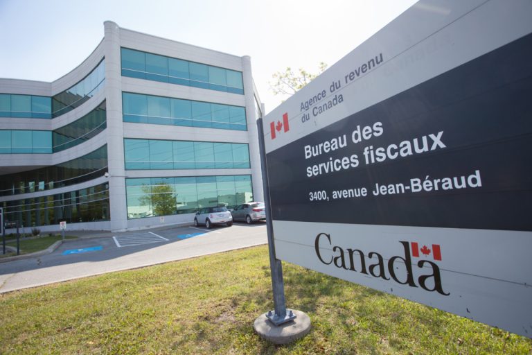 L’Agence du revenu du Canada (ARC) abolit son comptoir régional de service aux particuliers et aux entreprises            au 3400, avenue Jean-Béraud, à Laval.