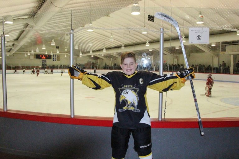 Malgré la maladie, Jack Hickman a réalisé son rêve de jouer au hockey.