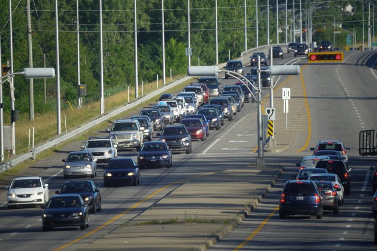 Le ministère des Transports étudie toujours sérieusement la perspective d’un boulevard urbain qui limiterait la vitesse à 70 km/h entre les autoroutes 440 et 640.