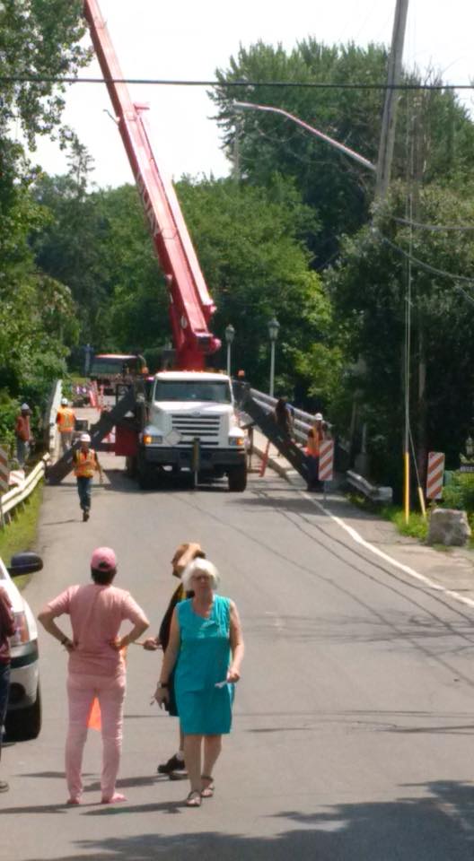 Cette photo illustrant la fermeture subite du pont de l'île Bigras, hier en début d'après-midi, a été publiée sur la page Facebook du Comité citoyen Laval-les-Îles.