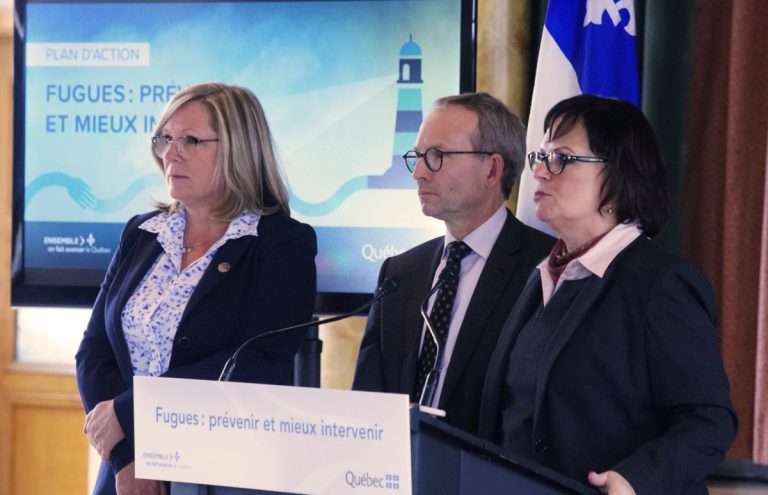 Lucie Charlebois était accompagnée de la ministre responsable de la région de Laval, Francine Charbonneau, et du ministre de la Sécurité publique, Martin Coiteux, pour faire le lancement du Plan d'action.