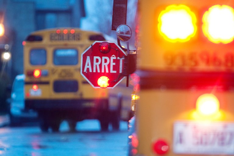 Les chauffeurs d'autobus scolaire aimeraient un meilleur salaire.