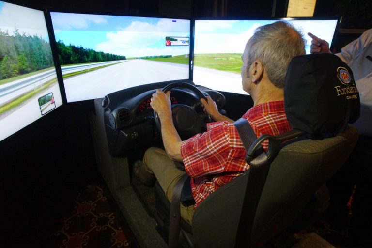 Denis Caron n'a pas aimé la sensation sur le volant du Simulateur de conduite.
