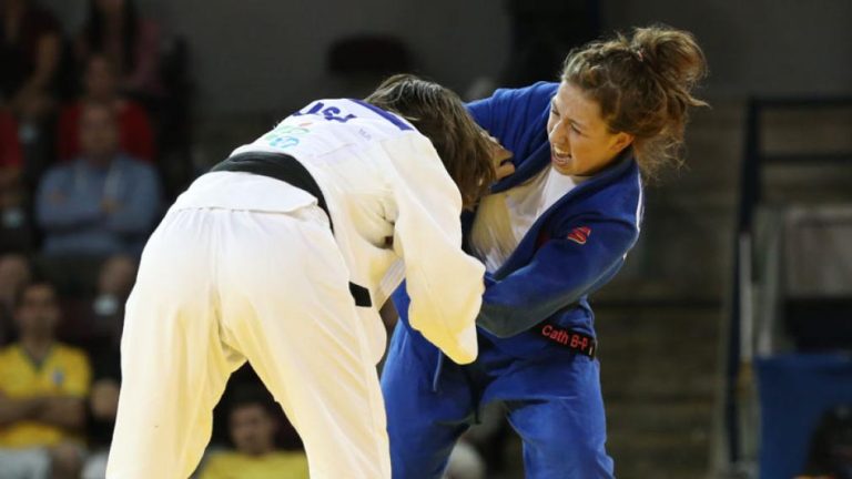 L'Olympienne Catherine Beauchemin-Pinard fera des heureux en remettant des médailles aux jeunes judokas.