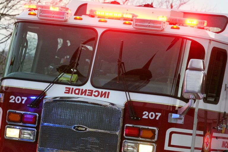 Un feu de cuisinière provoque le déploiement de 6 unités et 19 pompiers à Chomedey.