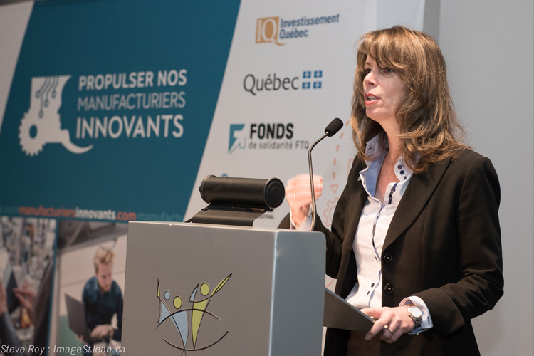 Sylvie Pinsonnault d'Investissement Québec, membre de l'équipe qui fait le tour de la province.