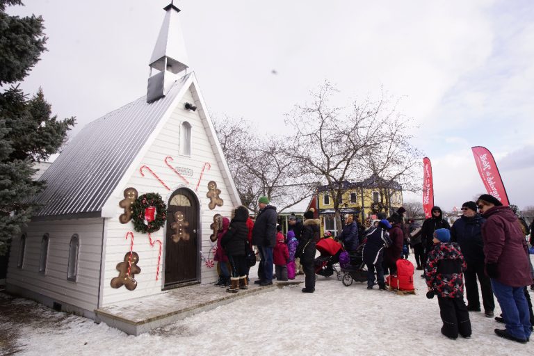 Le Village des arts avait pris des allures de circonstance du 9 au 11 décembre, lors du Marché de Noël