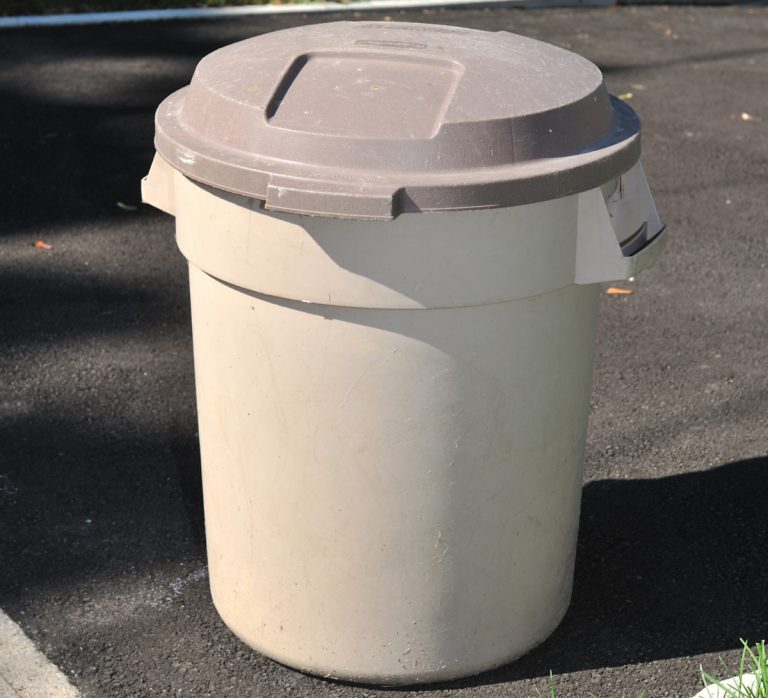 Désormais, seules les poubelles munies de poignées extérieures, dotées d’un couvercle, d'une capacité maximale de 120 litres et d'un poids de 25 kilogrammes seront vidées de leur contenu lors de la collecte.