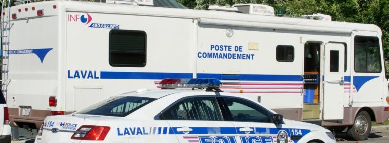 La Police de Laval installera un poste de commandement rue Paradis pour rencontrer les citoyens pouvant les aider dans cette enquête.