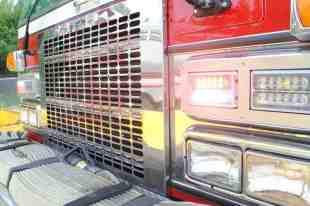 Les pompiers ont répondu à six appels en huit heures, tous en lien avec des incendies de nature criminelle.