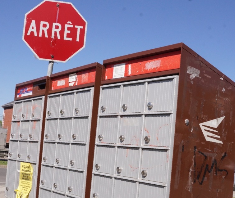 C'est à l'automne 2015 que le glas a sonné pour la livraison du courrier porte à porte sur le territoire lavallois.
