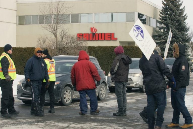 Le Syndicat des Métallos demande à Samuel & Fils de revenir à la table de négociation plutôt que d'employer des briseurs de grève.