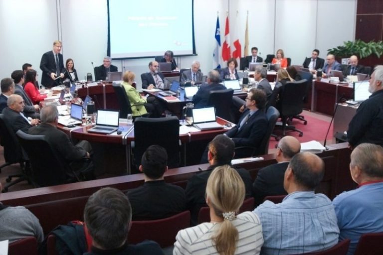 Le règlement d'emprunt a reçu peu d'opposition lors de la dernière séance du conseil municipal.