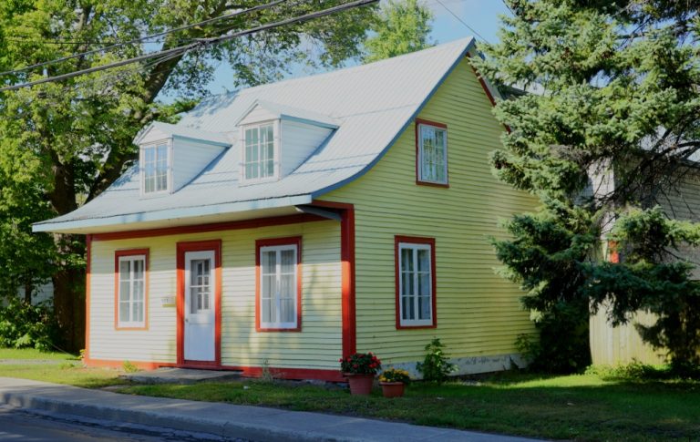 Soutien à la revitalisation du patrimoine bâti Les édifices identifiés bâtiments patrimoniaux au règlement de zonage L-2000 et au plan de zonage de la Ville de Laval sont éligibles à une subvention pour des travaux de rénovation ou de restauration.