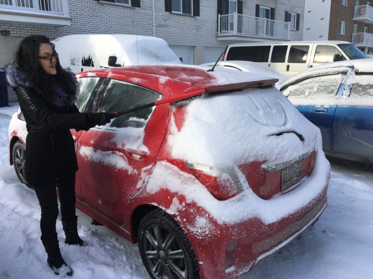 « C’est mon premier hiver au Québec. C’est très cool! Je suis trop contente de voir la neige tomber : c’est tellement beau. Par contre, je n’ai plus l’intention de sortir maintenant que j’apprends les conditions routières. » - Marion Longeard