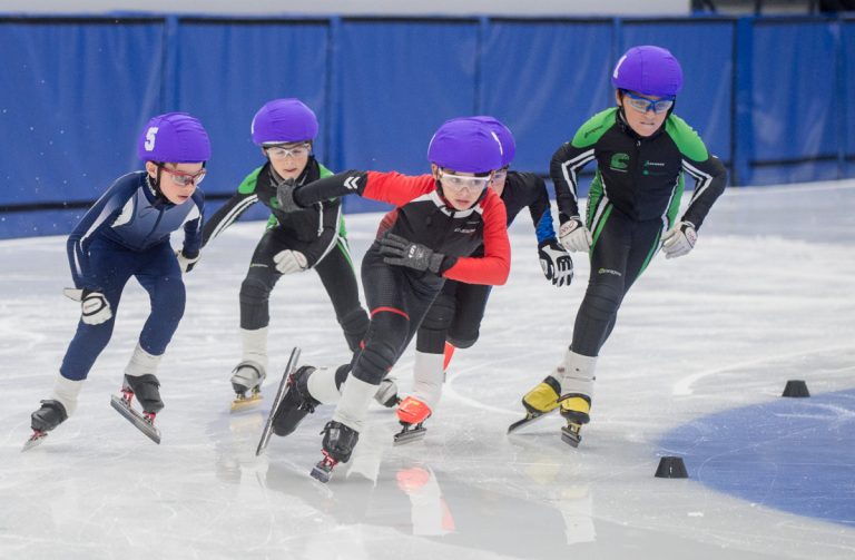 Après les petits, ce sera au tour de la relève des équipes nationales de patiner sur la glace de la Place Bell.