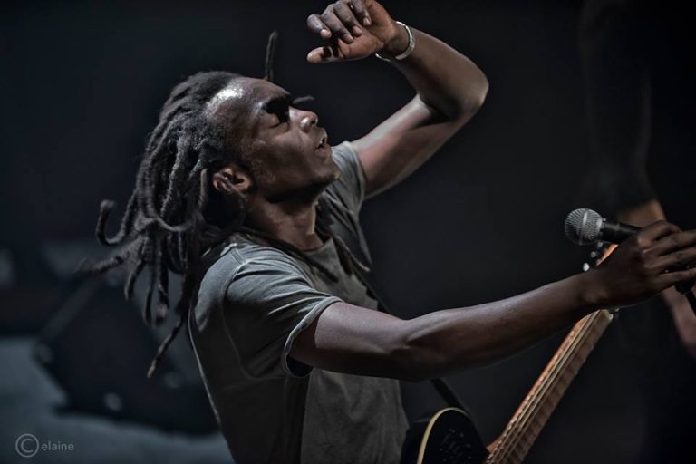 Le chanteur québécois d'origine sénégalaise Ilam a gagné la faveur du public depuis la sortie de son nouvel album en novembre dernier.