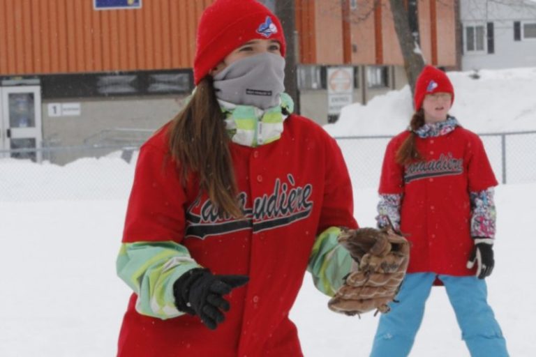 Pour une deuxième année en trois ans, le Tournoi de baseball d'hiver a été annulé.