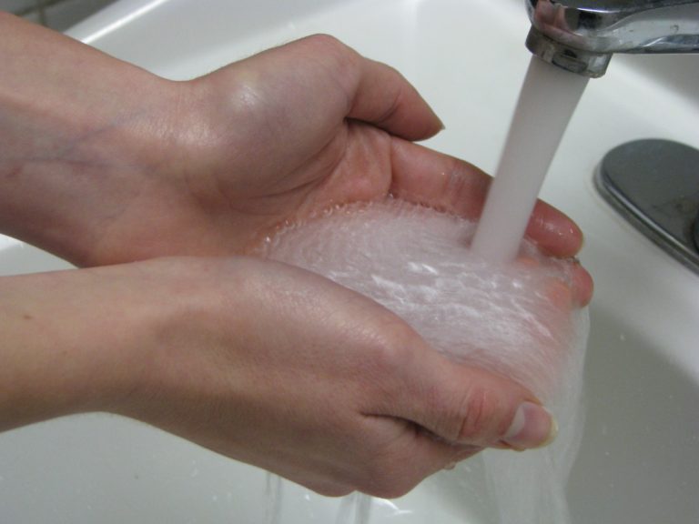 La période des fêtes est propice à la grippe et gastroentérite, il faut se laver les mains souvent!