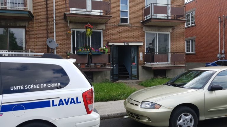 La Police de Laval a frappé deux adresses sur son territoire, sur les rues Lahaie et Saint-Hubert, à Pont-Viau.