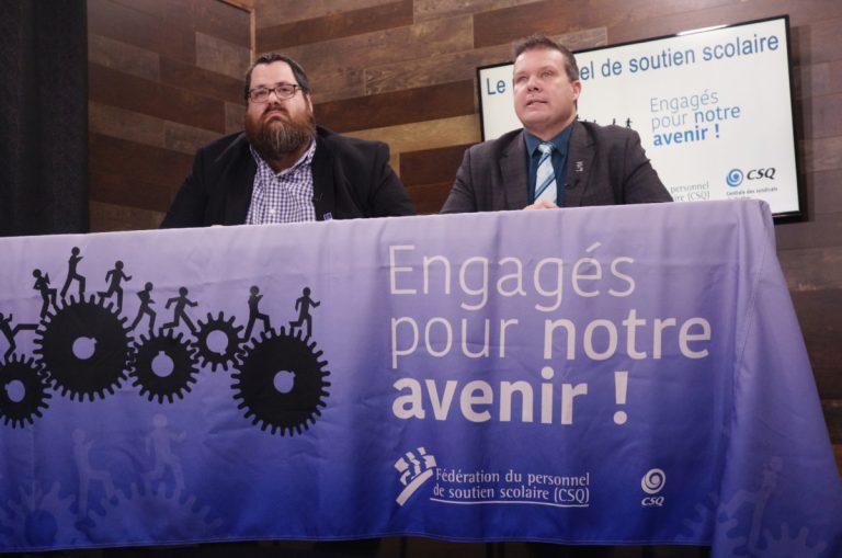 Yves Brouillette et Éric Pronovost aimeraient bien rencontrer le ministre Proulx pour discuter du travail des employés de personnel de soutien.
