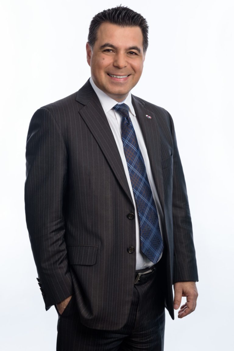 David De Cotis, maire suppléant et élu responsable des dossiers économiques.