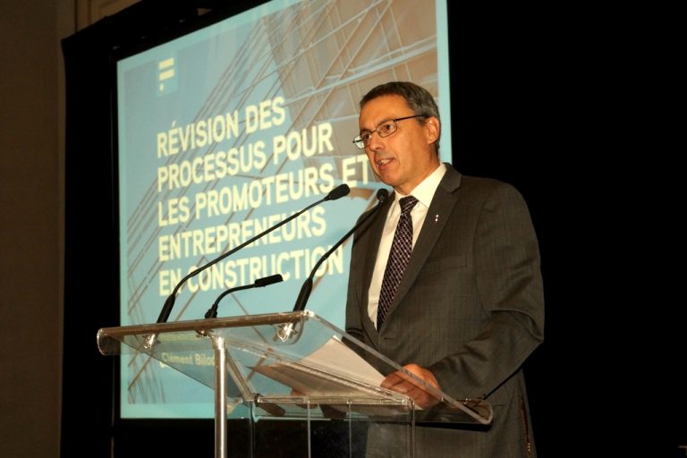 Clément Bilodeau, directeur général adjoint (DGA) au Développement durable à la Ville de Laval, avait de bonnes nouvelles à communiquer aux promoteurs et constructeurs immobiliers, le 30 novembre.