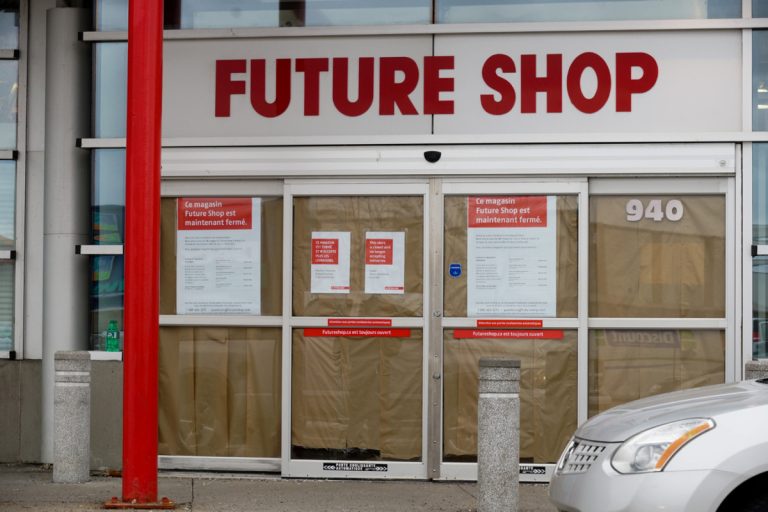 Le magasin Future Shop a abruptement cessé ses opérations au 940, de l’autoroute Chomedey, dans la nuit du 31 janvier.
