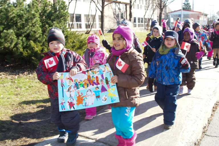 La Journée internationale des droits de l'enfant a été marquée par une marche organisée par la Maison des enfants le Dauphin, avec les élèves de l'école St-Norbert.