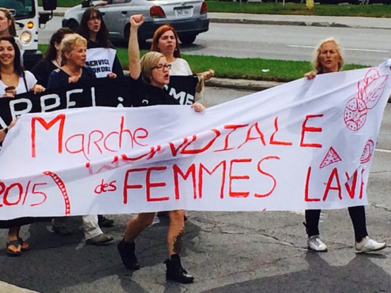 Elles étaient une certaine dans la rue dans le cadre de la Marche mondiale des femmes. (Photo TC Media)