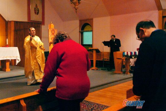 Depuis le 29 avril, les fidèles de l'église Orthodoxe d'Antioche Saint-Jean-Baptiste se réunissent à l'église Notre-Dame-de-l'Espérance. (Photo: Martin Alarie)