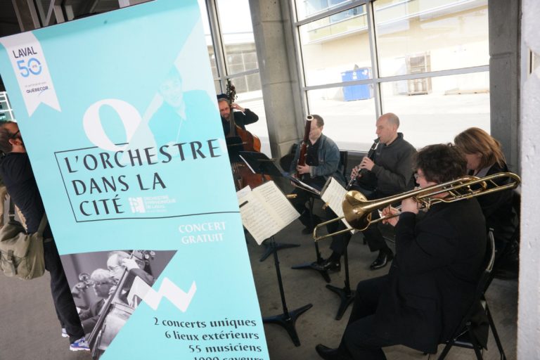 L' Orchestre symphonique de Laval sort dehors et proposera six concerts en juin et août. (Photo TC Media - Mario Beauregard) 