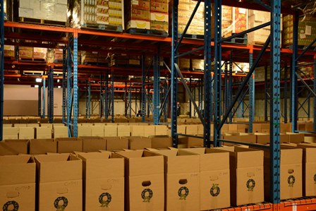 Plus de 5000 boîtes seront à remplir pour confectionner les nombreux paniers de Noël du Centre de bénévolat et moisson Laval.