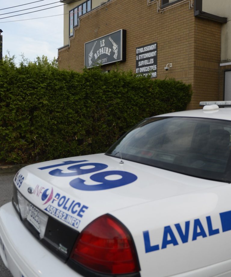 Les deux bars visés dans l'opération, dont Le Repaire, boulevard Curé-Labelle, dans Sainte-Rose, sont connus des policiers pour être fréquentés par les gens du crime organisé.(Photo gracieuseté) 