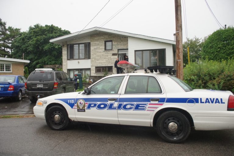 Aux alentours de 5h du matin, la Police de Laval et 11 autres organisations policières dans la Couronne Nord de Montréal ont procédé à 36 perquisitions de stupéfiants et 24 personnes ont été arrêtées.