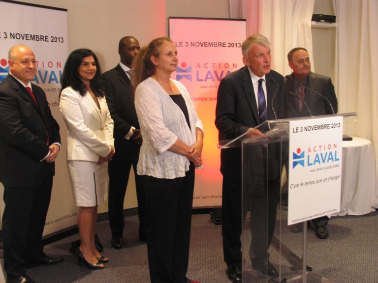 Le candidat à la mairie de Laval et chef du nouveau parti Action Laval, Jean-Claude Gobé, a présenté ses six premiers candidats à l'occasion de sa première activité de financement du parti, le 12 juin.