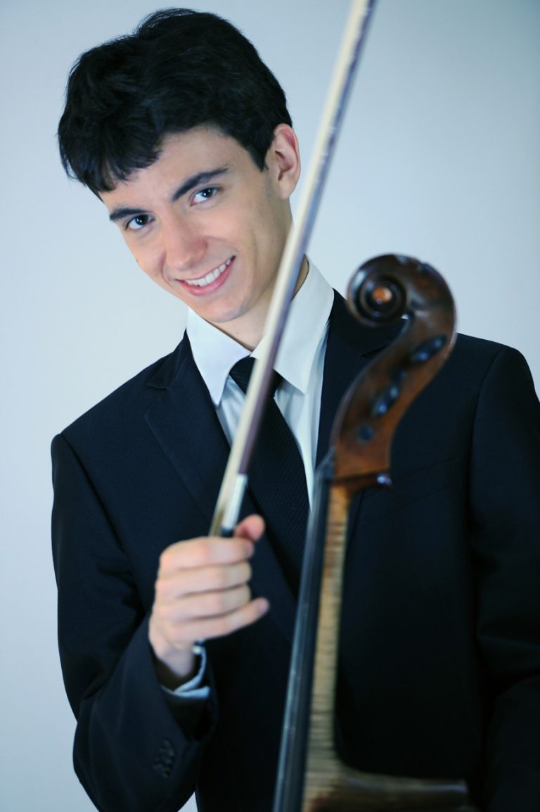 Stéphane Tétreault a développé sa passion du violoncelle auprès du professeur Yuli Turovsky, aujourd'hui décédé.(Photo: Courtoisie) 