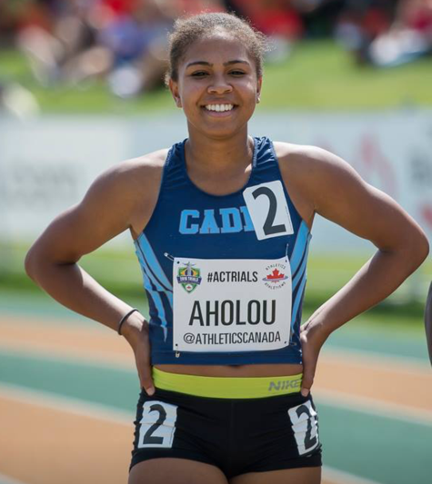 Âgée de seulement 15 ans, Tatiana Aholou s’impose chez les moins de 20 ans alors qu’elle est revenue des Championnats canadiens juniors d’athlétisme avec une médaille d’or au 100 mètres et une d’argent au saut en longueur.