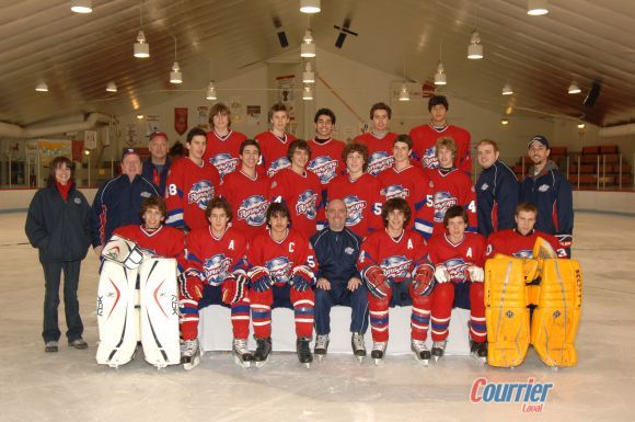 Les Patriotes de Laval, bantam AA, can hold their heads high. They won the silver medal in the provincial hockey Championships .  >(Photograph: Martin Alarie)p$>