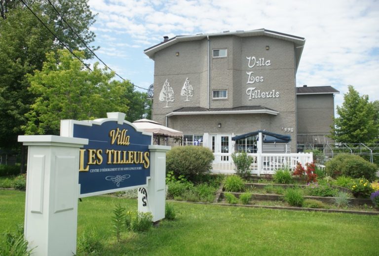 Vingt-cinq résidents actuellement en transition à la Villa Les Tilleuls seront transférés, à l'automne, vers le nouveau CHSLD, réalisé en partenariat public-privé au nord de l’autoroute 440.    