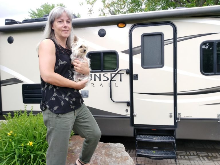 Julie Rivard peut regarder vers l’avenir, en organisant des voyages en caravane avec sa famille.