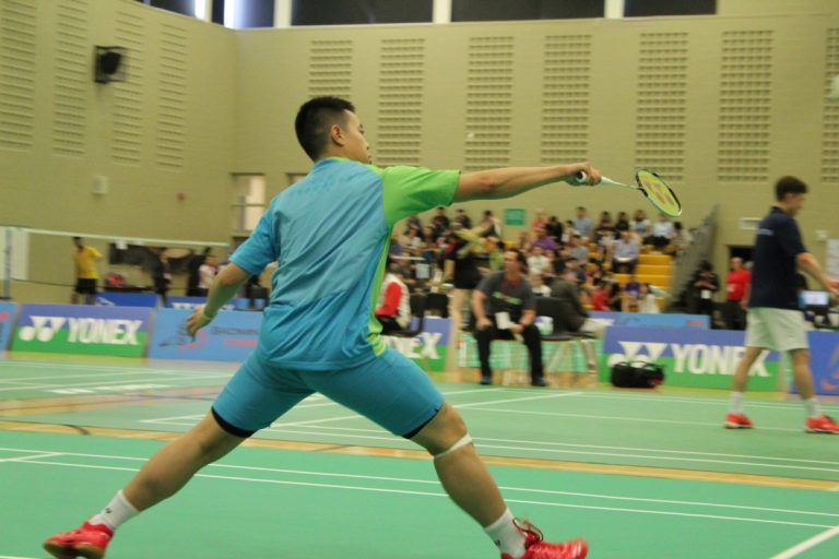 Nicolas Nguyen du Club de Badminton Excellence Yonex en action.