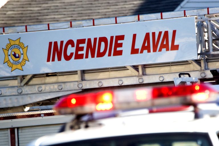 échelle incendie pompiers Laval