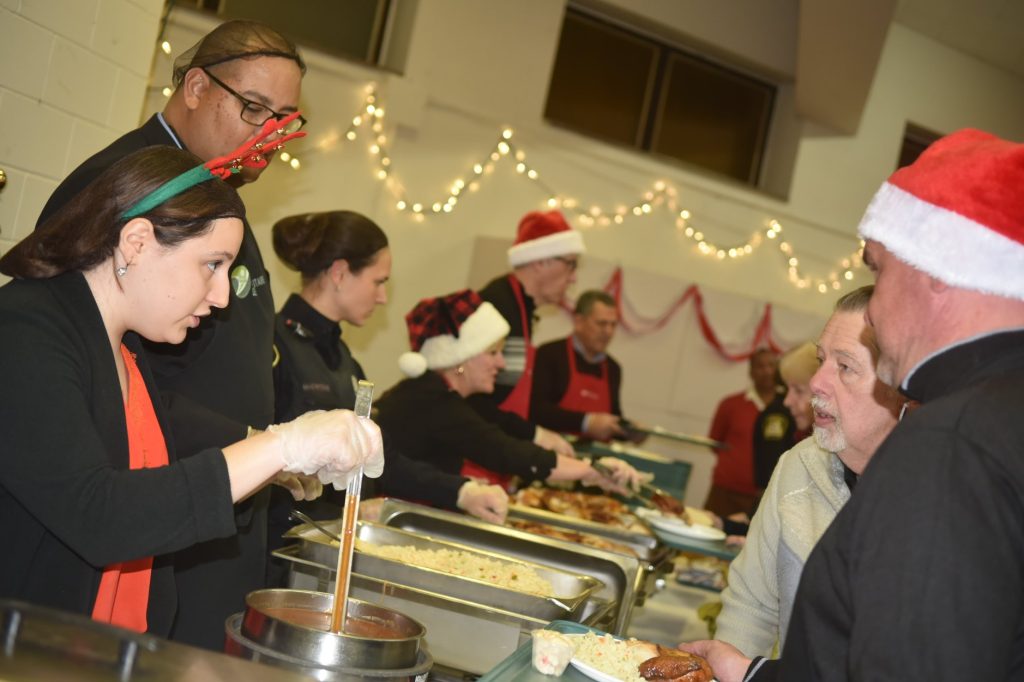 Des jouets et repas de Noël pour familles démunies - Courrier Laval