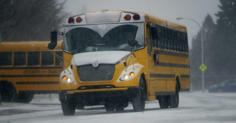 tempête hivernale autobus écoles fermées Laval