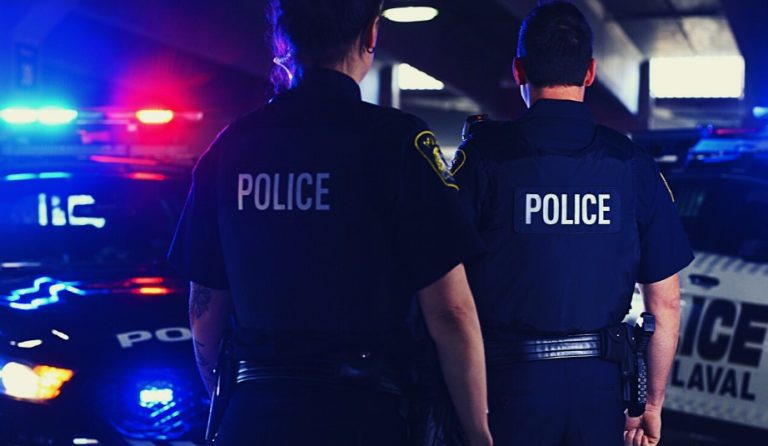 Dans le cadre du projet coordonné Paradoxe, le Service de police de Laval a établi cinq axes d’intervention afin d’avoir une couverture globale des événements impliquant des armes à feu. Ces axes sont le Renseignement, la Prévention, le Partenariat, l’Opérationnel et la Communication.