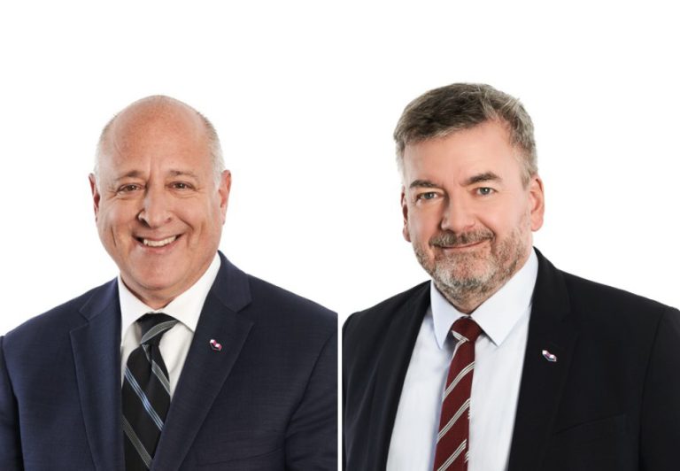 Dans l’ordre habituel, Achille Cifelli, chef d’Action Laval, et Claude Larochelle, chef intérimaire de Parti Laval.